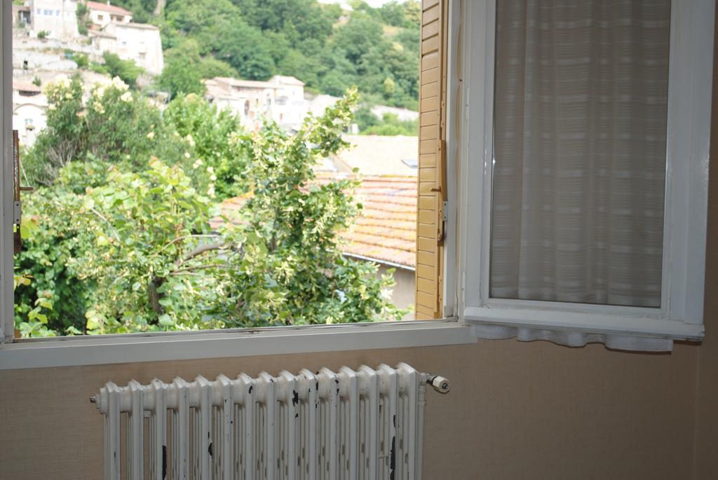 Le Logis Hotel Charmes-sur-Rhone